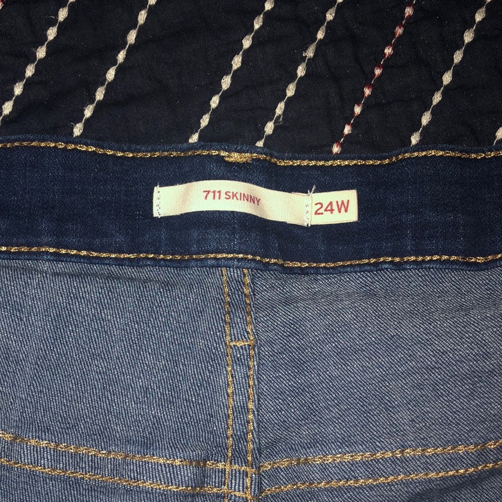 Levi’s  711 skinnny plus size 24